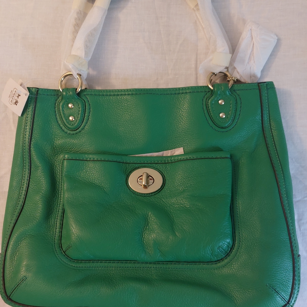 Coach Green Shoulder Bag with Gold Accents - Picture 2 of 7